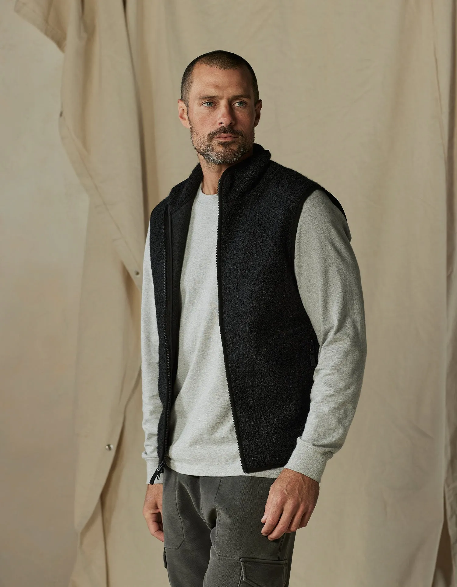 Highland Fleece Vest in Black