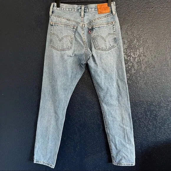 Levi’s 501 Skinny in Can't Touch This