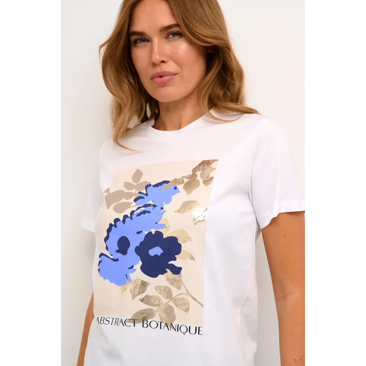 Polly t-shirt optical white/ sand flower print