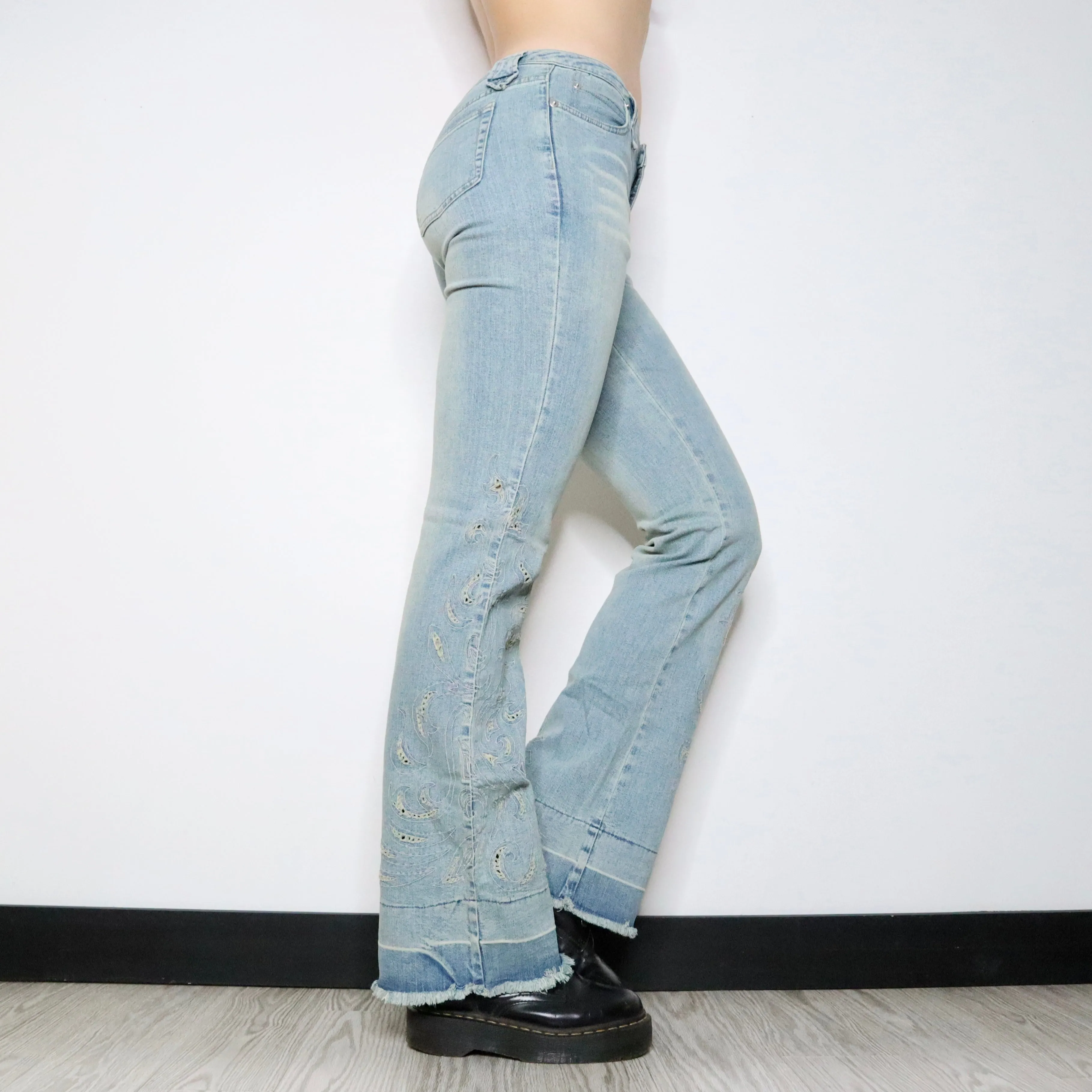 Y2K Low Rise Embroidered Flare Jeans (S/M)